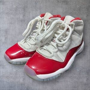 Jordan 11 Retro Mid Cherry GS Size 5Y
